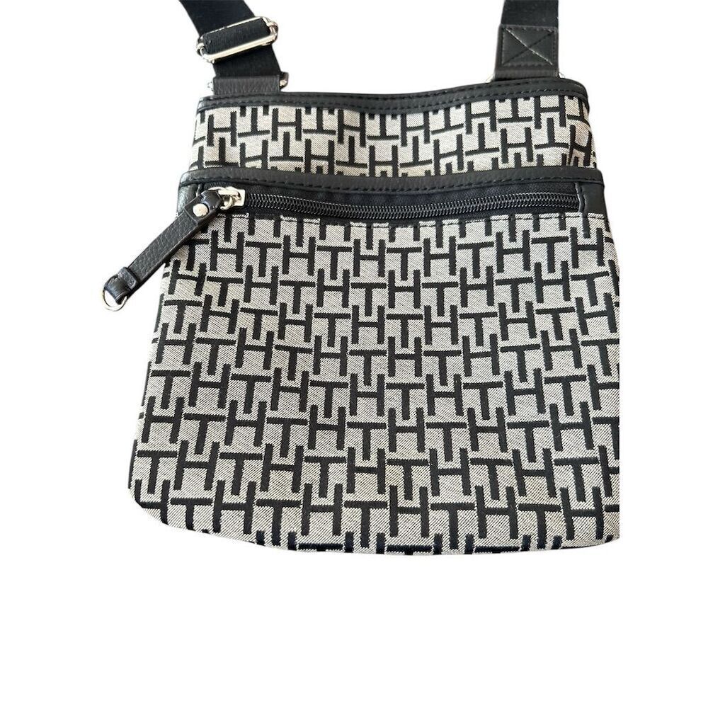 Tommy Hilfiger Women's Monogram Crossbody Bag Black & grey Casual